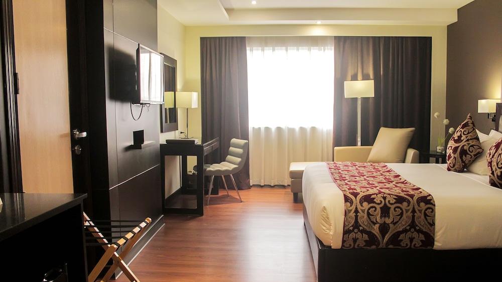 Brentwood Suites Quezon City Exterior photo