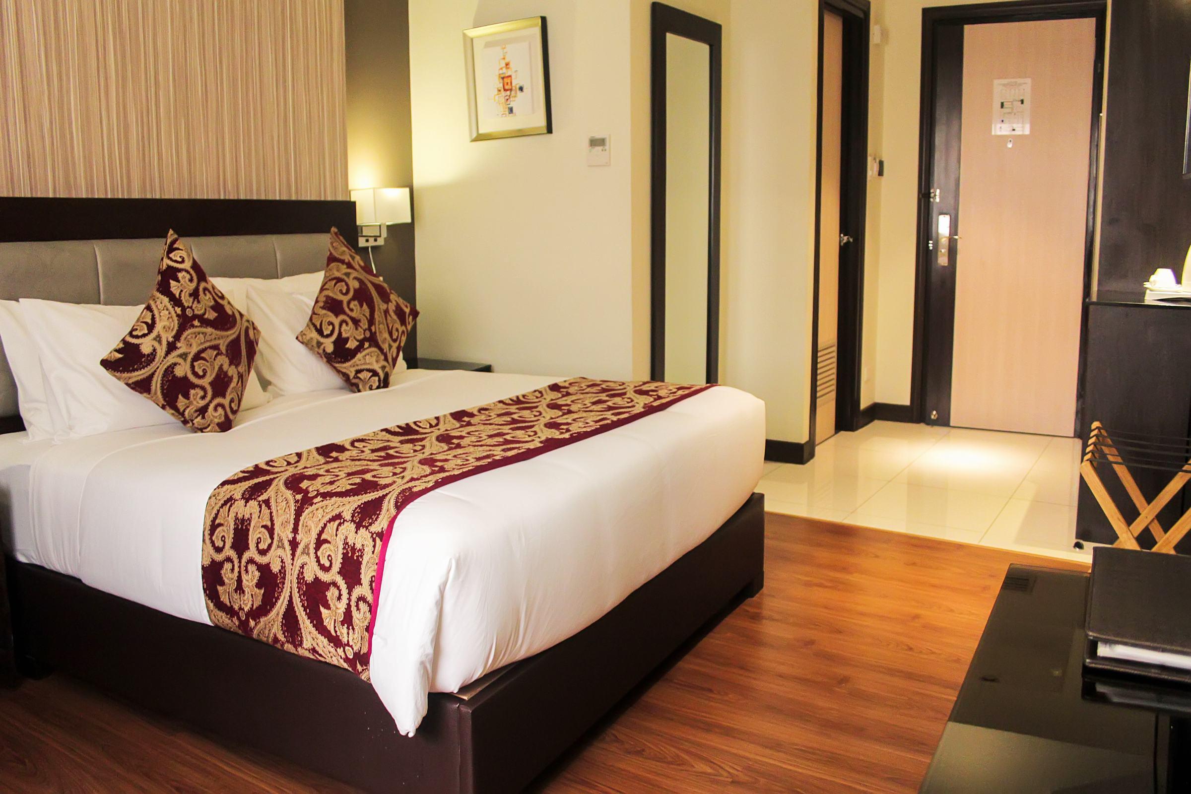 Brentwood Suites Quezon City Exterior photo