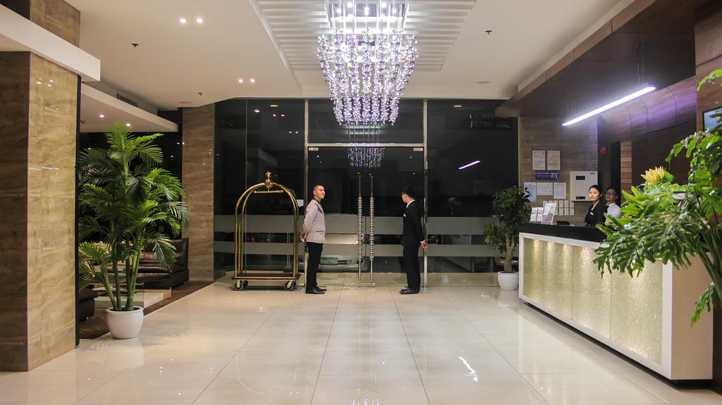 Brentwood Suites Quezon City Exterior photo